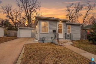 2117 W 15th St Street, Sioux Falls, SD 57104