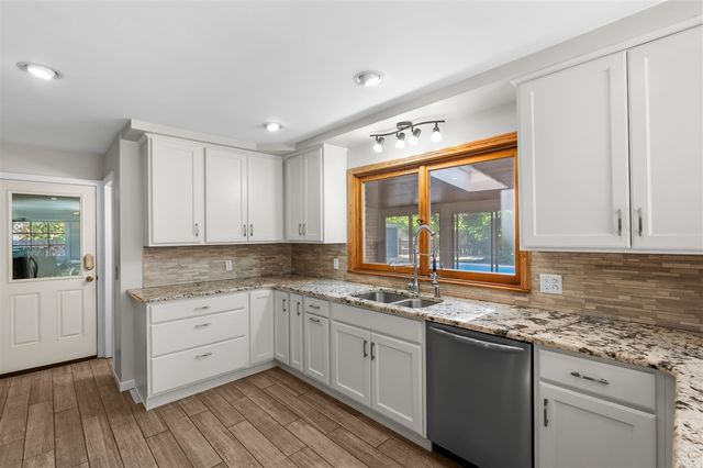 907 East Street, Three Rivers, MI 49093