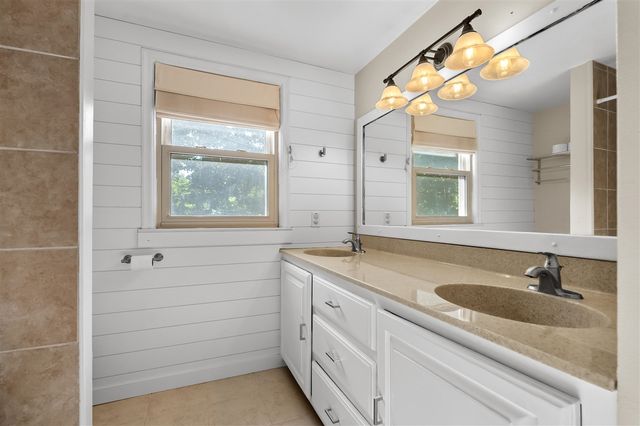 907 East Street, Three Rivers, MI 49093