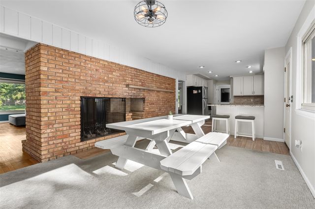 907 East Street, Three Rivers, MI 49093