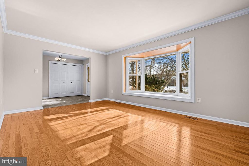 Image 4 of property listing at 6102 GALLERY ST, Bowie, MD 20720