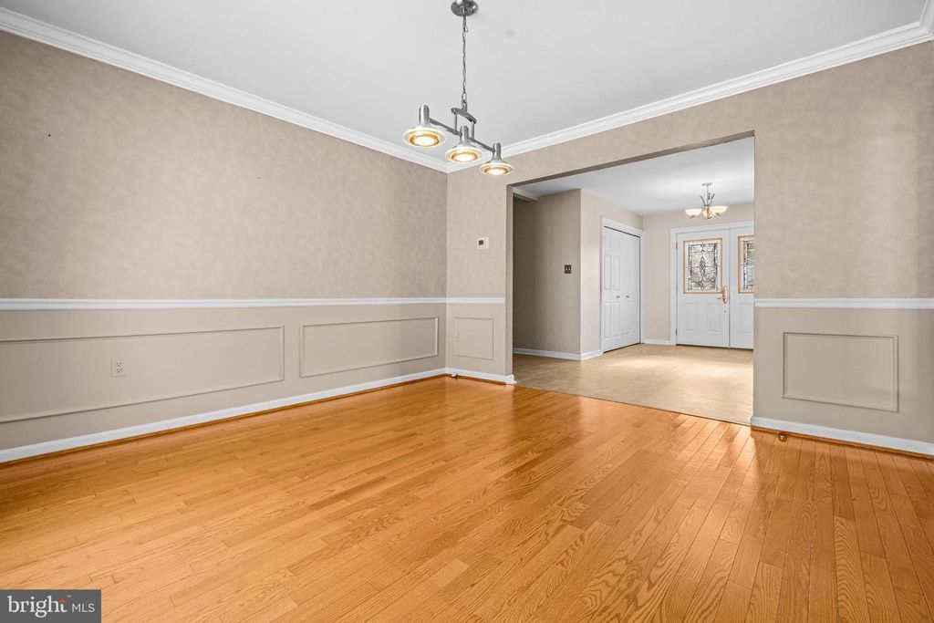 Image 6 of property listing at 6102 GALLERY ST, Bowie, MD 20720