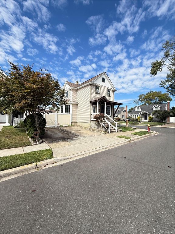 1720 Montague Avenue, Merrick, NY 11566 — photo 2