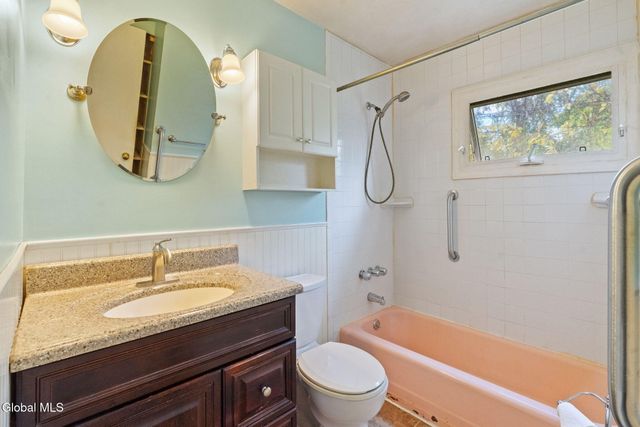 15 Stirrup Drive, Colonie, NY 12205