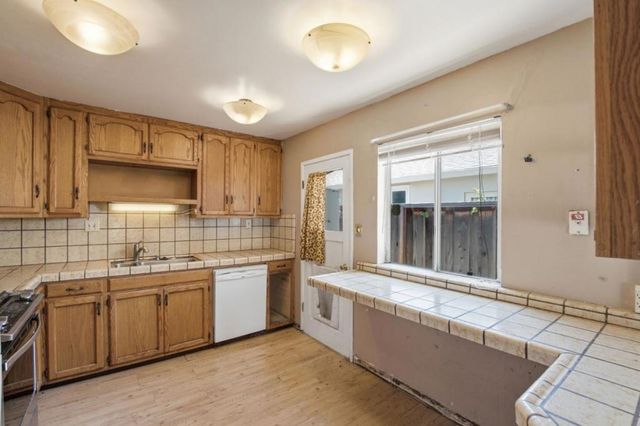 3181 Maddux Drive, Palo Alto, CA 94303