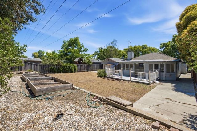 3181 Maddux Drive, Palo Alto, CA 94303