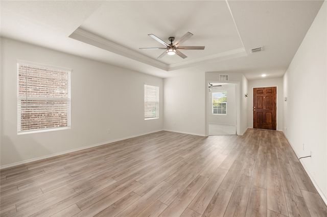 945 Shire Avenue, Haslet, TX 76052