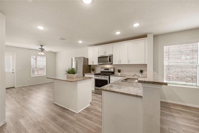 945 Shire Avenue, Haslet, TX 76052