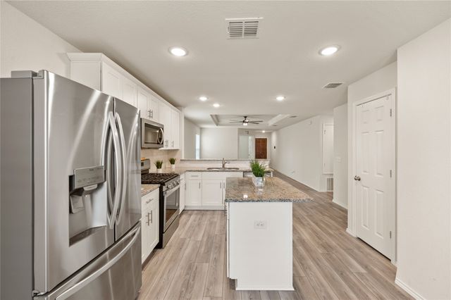 945 Shire Avenue, Haslet, TX 76052