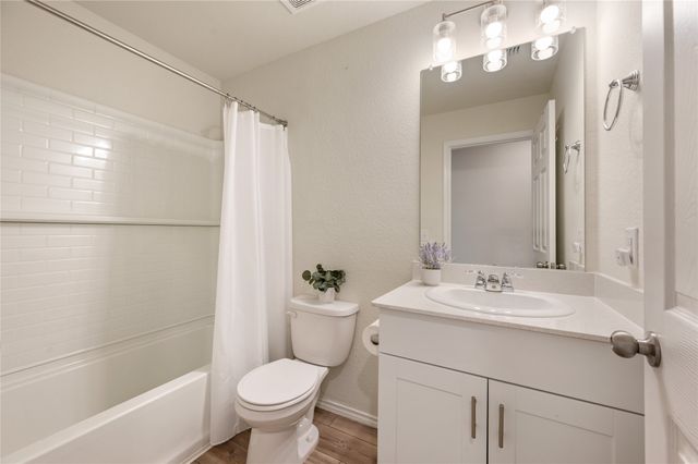 945 Shire Avenue, Haslet, TX 76052