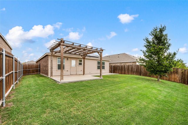 945 Shire Avenue, Haslet, TX 76052