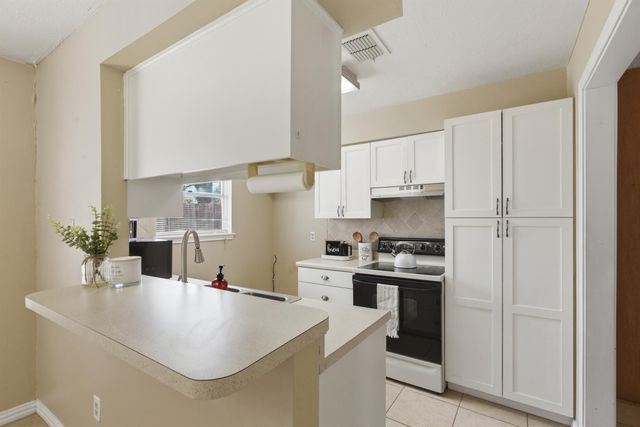 13627 Greenway Drive, Sugar Land, TX 77498