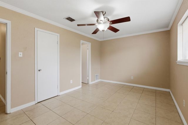 13627 Greenway Drive, Sugar Land, TX 77498