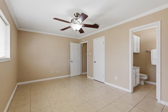 13627 Greenway Drive, Sugar Land, TX 77498