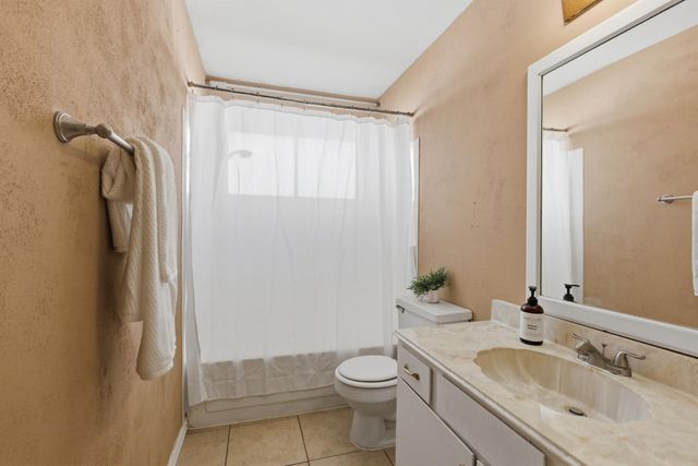 13627 Greenway Drive, Sugar Land, TX 77498