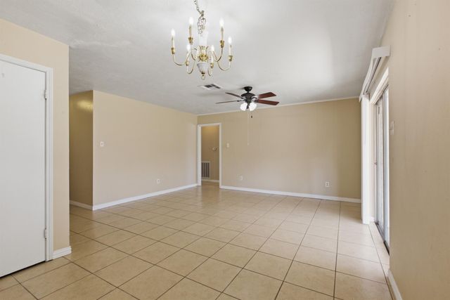 13627 Greenway Drive, Sugar Land, TX 77498