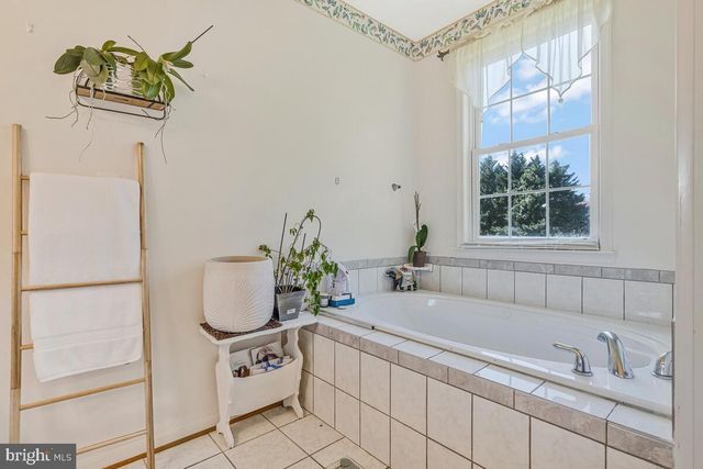 215 HOILE LN, Huntingtown, MD 20639