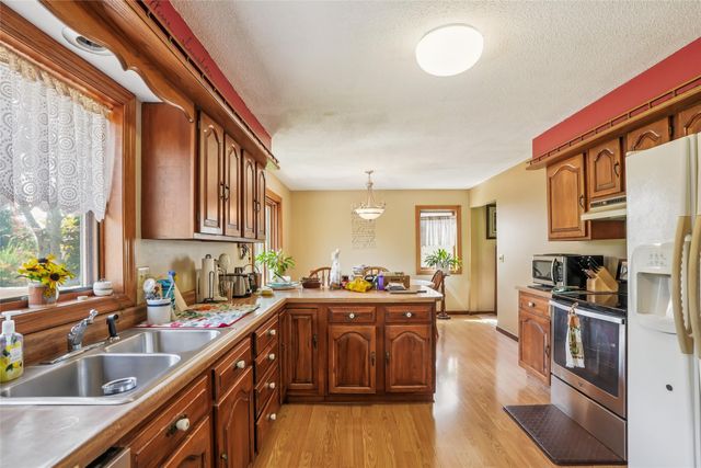 4848 W 48th Street N, Newton, IA 50208