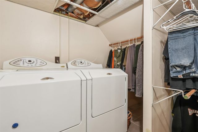 4848 W 48th Street N, Newton, IA 50208