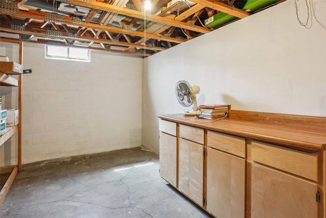 4848 W 48th Street N, Newton, IA 50208