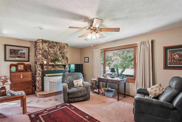 4848 W 48th Street N, Newton, IA 50208