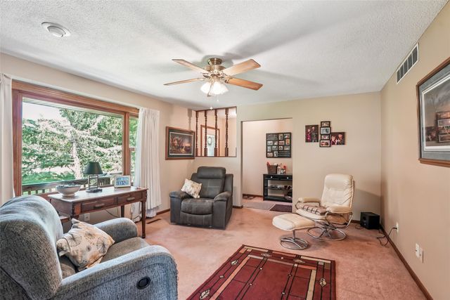 4848 W 48th Street N, Newton, IA 50208