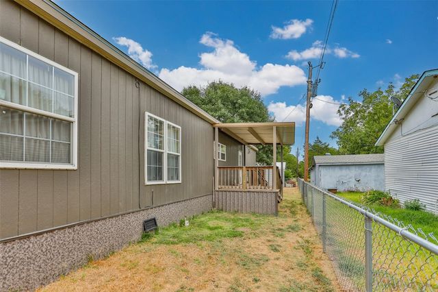 256 Newcastle Drive, Gordonville, TX 76245