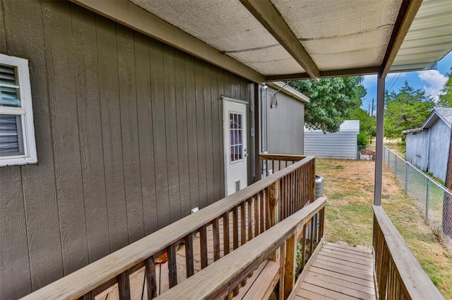 256 Newcastle Drive, Gordonville, TX 76245