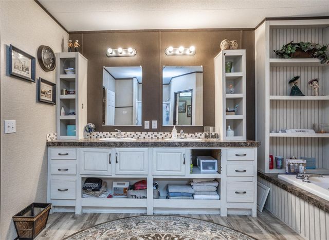 256 Newcastle Drive, Gordonville, TX 76245