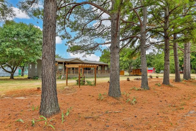 256 Newcastle Drive, Gordonville, TX 76245