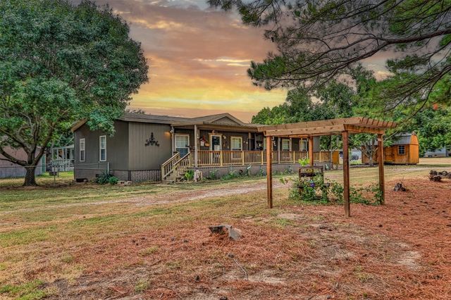 256 Newcastle Drive, Gordonville, TX 76245