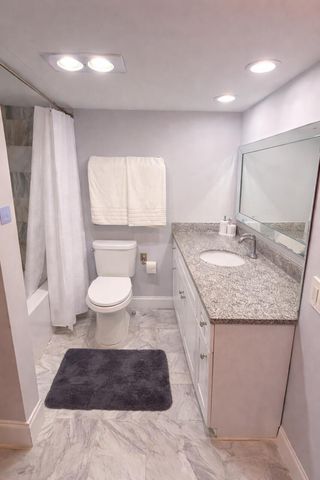 605 Oaks Drive 304, Pompano Beach, FL 33069