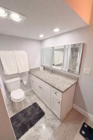 605 Oaks Drive 304, Pompano Beach, FL 33069