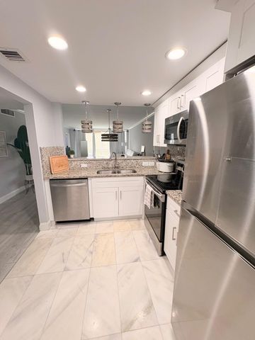 605 Oaks Drive 304, Pompano Beach, FL 33069