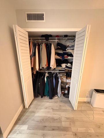 605 Oaks Drive 304, Pompano Beach, FL 33069