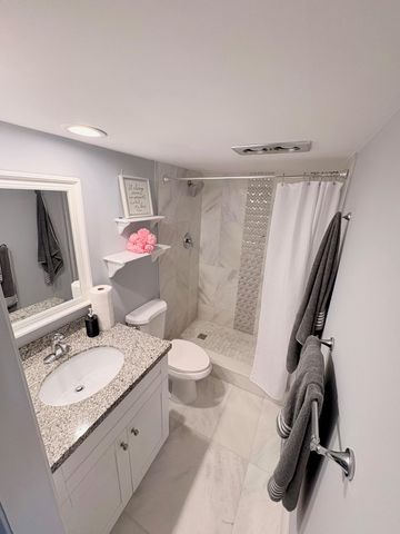 605 Oaks Drive 304, Pompano Beach, FL 33069