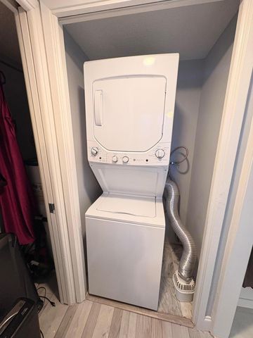 605 Oaks Drive 304, Pompano Beach, FL 33069