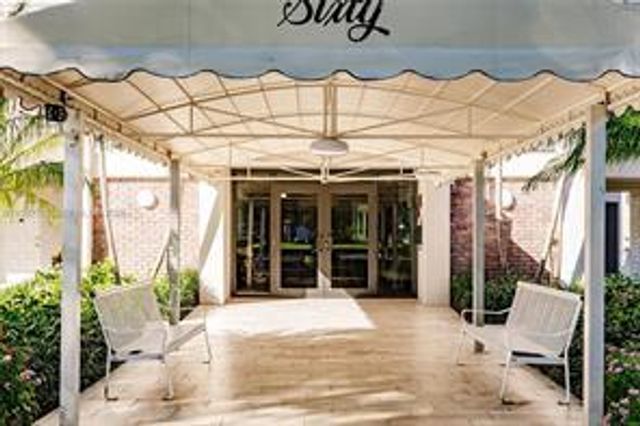 605 Oaks Drive 304, Pompano Beach, FL 33069