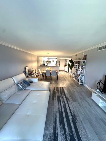 605 Oaks Drive 304, Pompano Beach, FL 33069