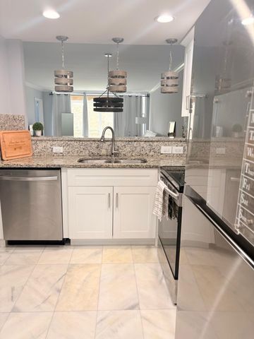 605 Oaks Drive 304, Pompano Beach, FL 33069