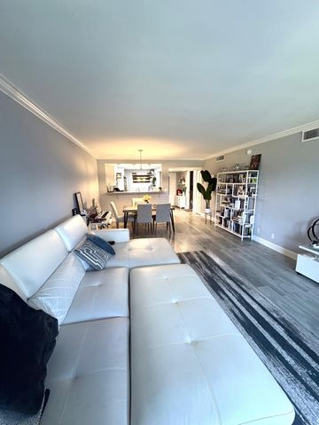 605 Oaks Drive 304, Pompano Beach, FL 33069