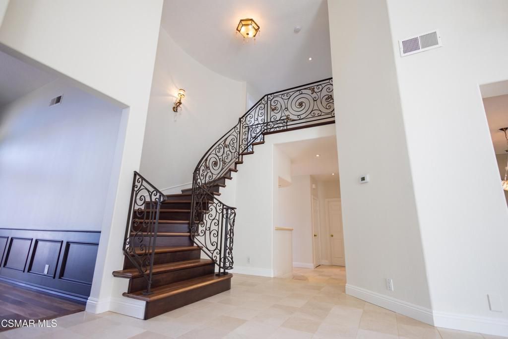 Image 13 of property listing at 32715 Pacifica Court, Westlake Village, CA 91361