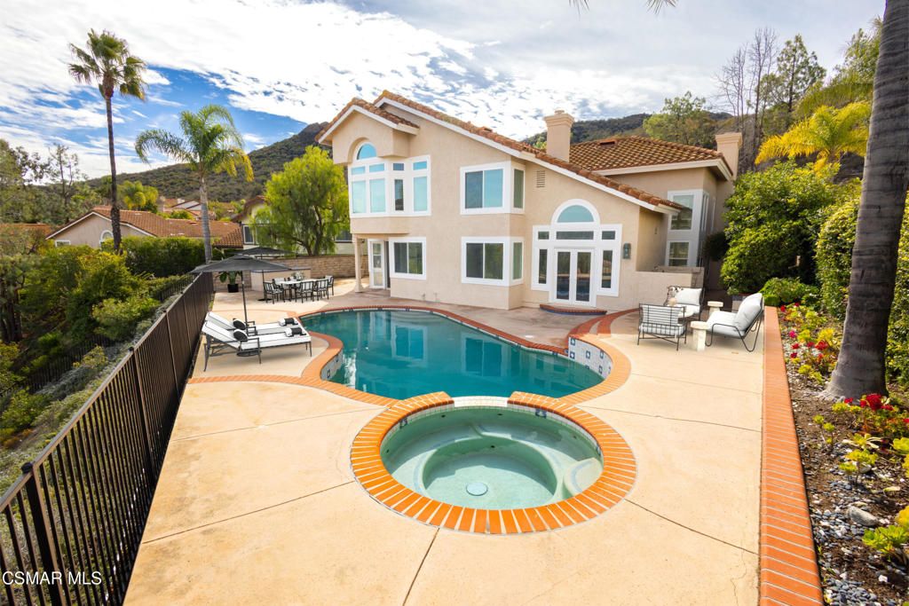Image 7 of property listing at 32715 Pacifica Court, Westlake Village, CA 91361