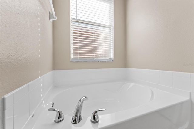 11709 HOLLY CREEK DRIVE, Riverview, FL 33569