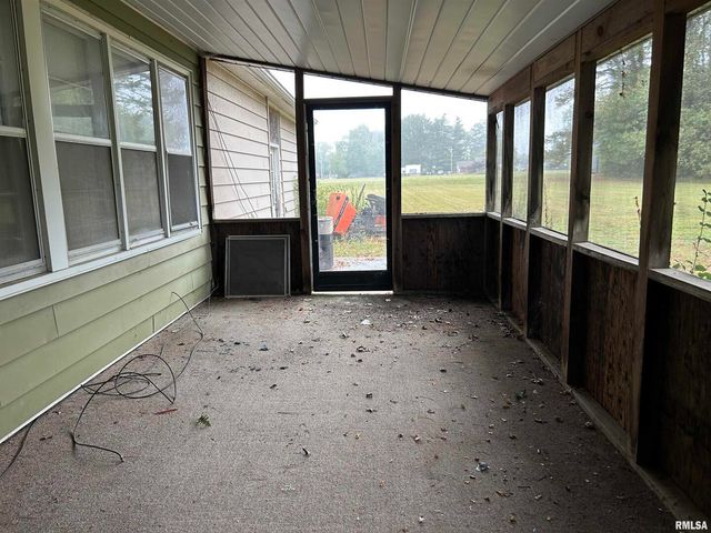 422 W 5TH Street, Benton, IL 62812