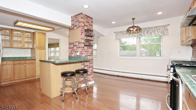 26 Mohawk Ave, Parsippany-troy Hills Twp., NJ 07034