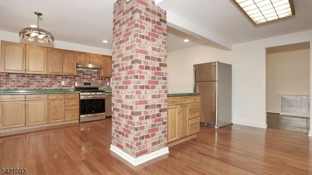 26 Mohawk Ave, Parsippany-troy Hills Twp., NJ 07034