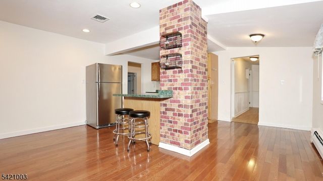 26 Mohawk Ave, Parsippany-troy Hills Twp., NJ 07034