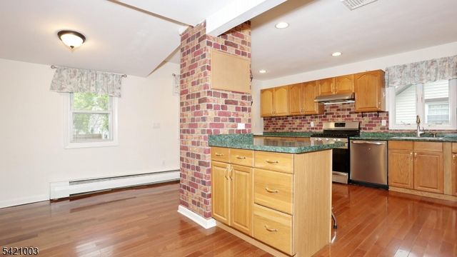26 Mohawk Ave, Parsippany-troy Hills Twp., NJ 07034