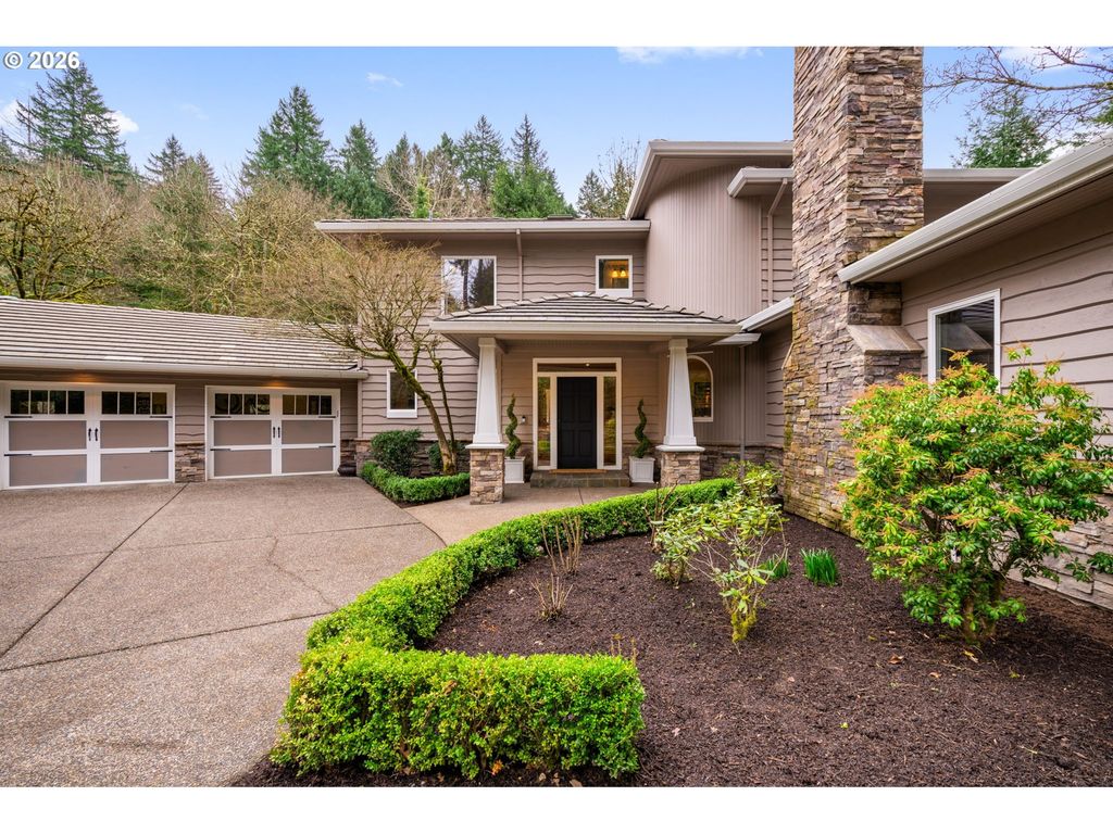 18977 BARTON Rd, Lake Oswego, OR 97034